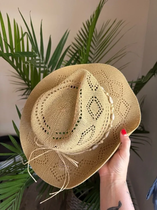 NWT Altar'd State Natural Woven Sun Hat with Cowrie Shell Band - Picture 2 of 7